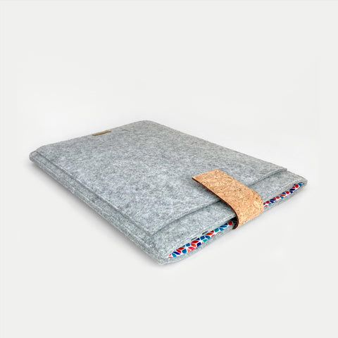 Case for MacBook Air M2 15 | with magnetic closure and extra compartment | hellgrau - Colorful | Model "HAKA"