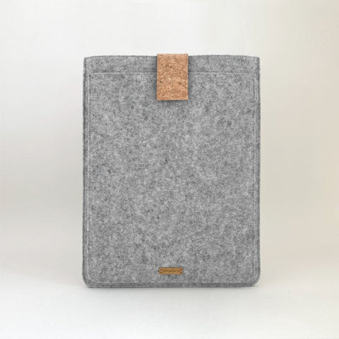 Case for MacBook Air 13 | with magnetic closure and extra compartment | hellgrau - Stripes | Model "HAKA"