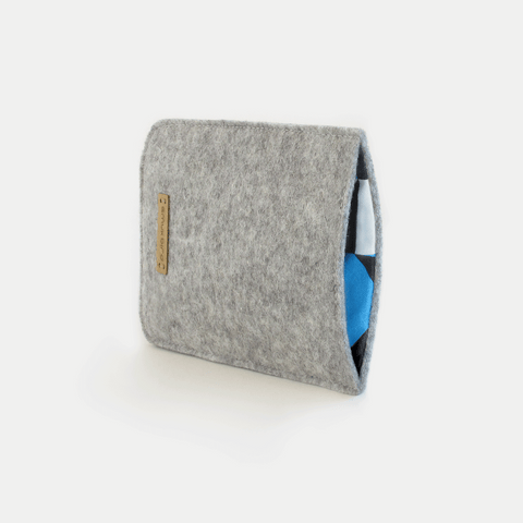 Mobile phone case for Fairphone 6 | made of felt and organic cotton | light gray - shapes | model "LET"
