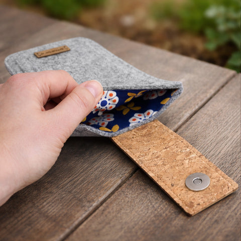 custom-made cell phone case | with magnetic closure and extra compartment | light gray - Bloom | model HAKA