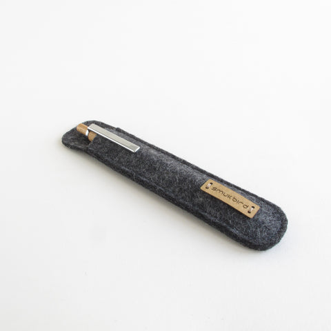 Sustainable felt pen case made from 100% wool | anthracite | including wooden ballpoint pen