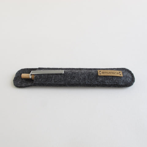 Sustainable felt pen case made from 100% wool | anthracite | including wooden ballpoint pen