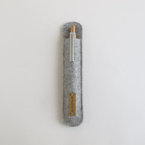 Sustainable felt pen case made from 100% wool | Light gray | including wooden ballpoint pen