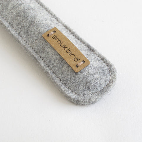 Sustainable felt pen case made from 100% wool | Light gray | including wooden ballpoint pen
