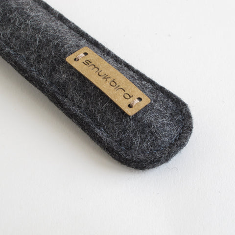 Sustainable felt pen case made from 100% wool | anthracite | including wooden ballpoint pen
