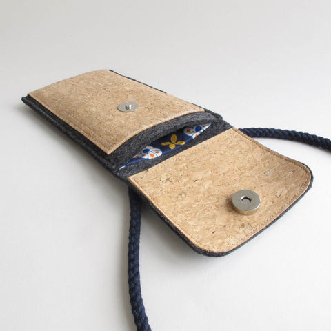 Shoulder bag for Motorola Moto G14 | made of felt and organic cotton | anthracite - bloom | Model KEDJA