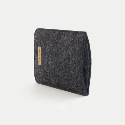 Mobile phone case for Fairphone 4 | made of felt and organic cotton | anthracite - tracks | Model "LET"