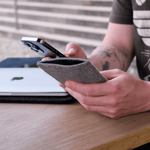 Phone case for OnePlus 8T | made of felt and organic cotton | light gray - tracks | Model "LET"