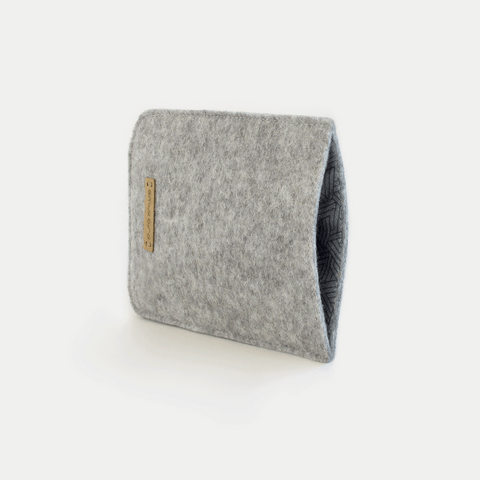 Mobile phone case for Fairphone 3 | made of felt and organic cotton | light gray - tracks | Model "LET"