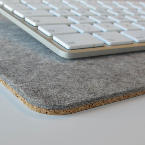Desk pad made of felt and cork | 20x50cm | light grey