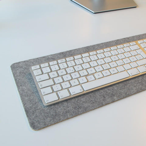 Desk pad made of felt and cork | 20x50cm | light grey