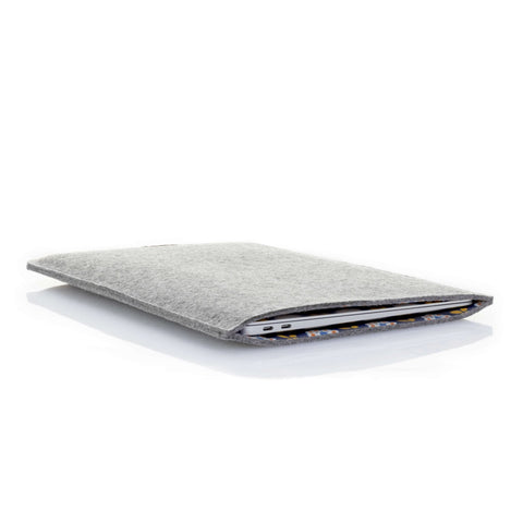 Sleeve for MacBook Air 13 | made of felt and organic cotton | light grey - Bloom | "LET" model