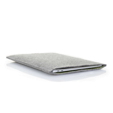 Sleeve for MacBook Pro 15 | made of felt and organic cotton | light grey - Stripes | "LET" model
