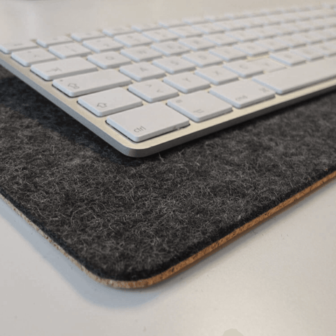 Desk pad made of felt and cork | 20x50cm | anthracite