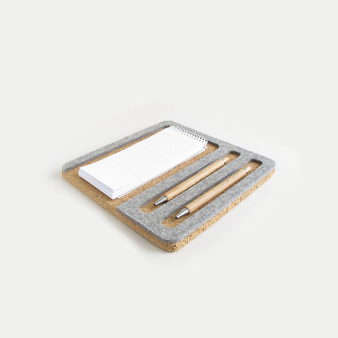 Organizer for cell phone, notepad & pens | made of felt and cork | light grey