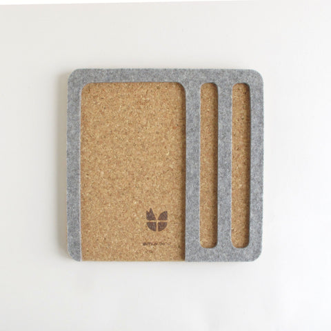 Organizer for cell phone, notepad & pens | made of felt and cork | light grey