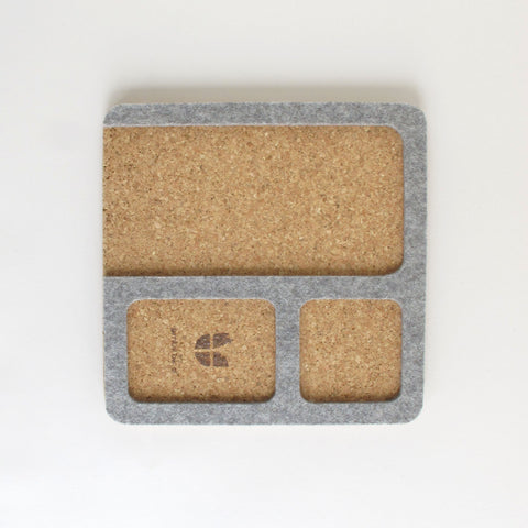 Organizer for mobile phone, keys, jewelery etc. | made of felt and cork | light grey
