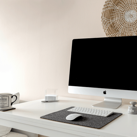 Desk pad made of felt and cork | 38x34.5cm | anthracite