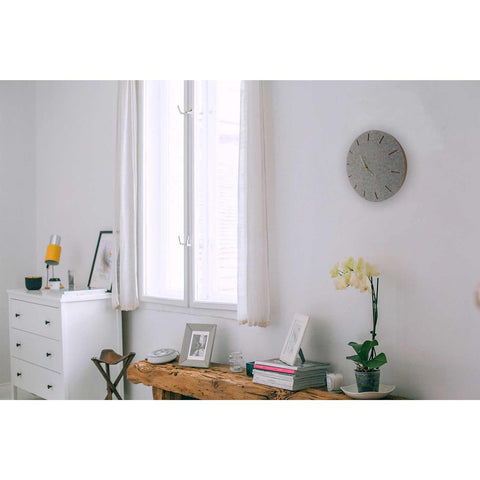 Wall clock made of felt and cork 30 cm | light gray - gold | Design: Copenhagen