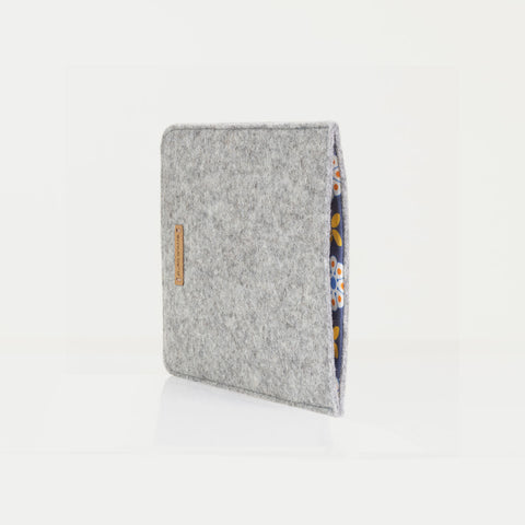 Cover for Tolino Vision 5 | made of felt and organic cotton | light grey - bloom | "LET" model