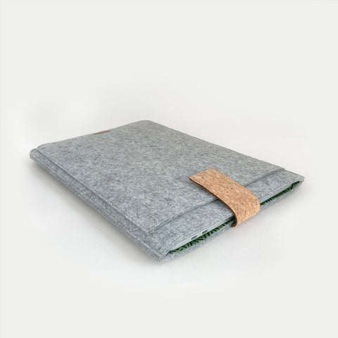 Case for MacBook Pro M3 Max | with magnetic closure and extra compartment  | hellgrau - Stripes | Model "HAKA"