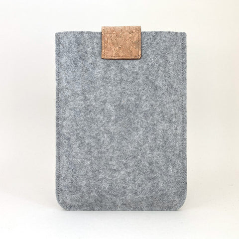 custom eReader cover | with magnetic closure and extra compartment | light gray - tracks | Model "HAKA"