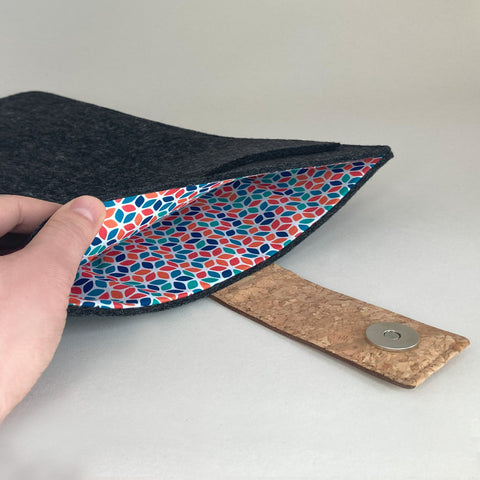 custom laptop sleeve | with magnetic closure and extra compartment | anthrazit - Colorful | Model "HAKA"