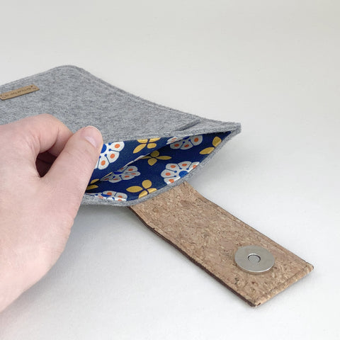 custom eReader cover | with magnetic closure and extra compartment | hellgrau - Bloom | Model "HAKA"