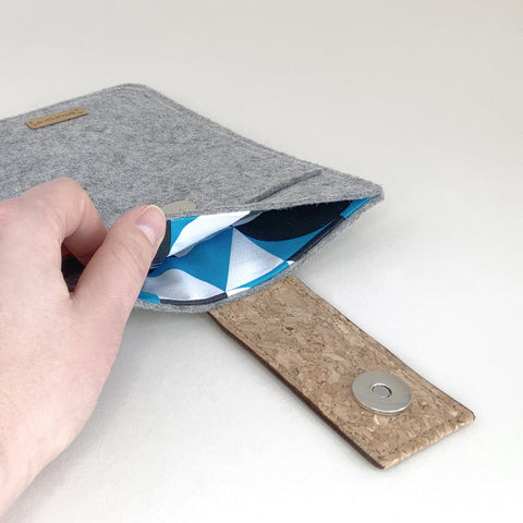 custom eReader cover | with magnetic closure and extra compartment | hellgrau - Shapes | Model "HAKA"