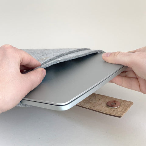 Case for Fujitsu Stylistic | with magnetic closure and extra compartment  | light gray - tracks | Model "HAKA"