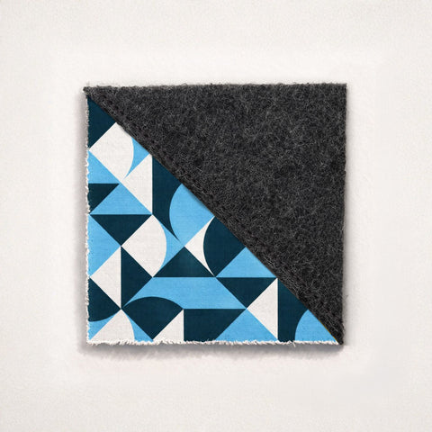 Made-to-measure mobile phone case | made of felt and organic cotton | anthracite - shapes | "LET" model