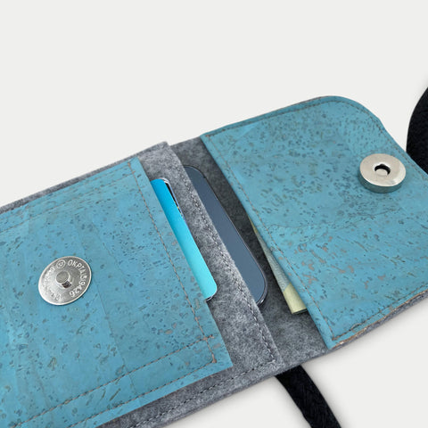 Umhängetasche für iPhone 11 Pro | aus Filz und Bio-Baumwolle | hellgrau - azur | Modell KEDJA deluxe