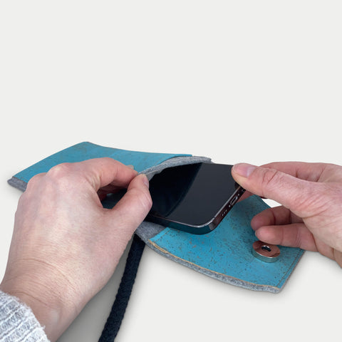 Shoulder bag for Samsung Galaxy A55 | made of felt and organic cotton | light gray - azure | model KEDJA deluxe