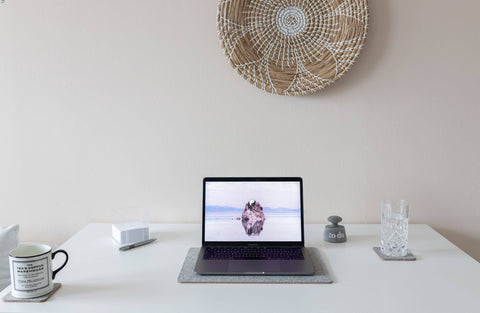 Mat for MacBooks made of felt and cork | 26x38cm | light grey