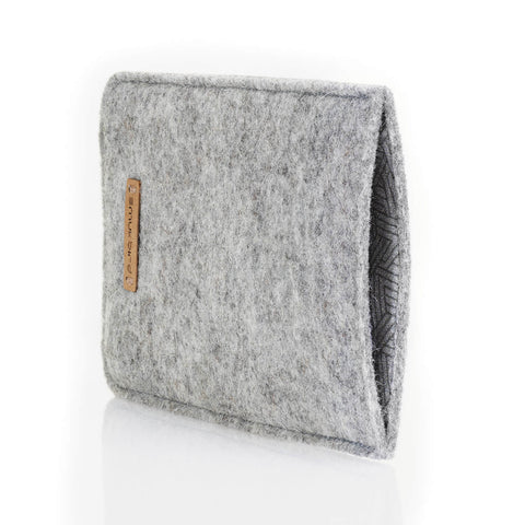 Sleeve for iPhone 12 Pro | made of felt and organic cotton | light grey - tracks | "LET" model