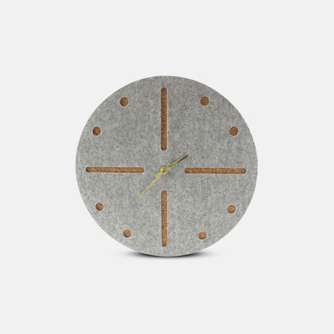 Wall clock made of felt and cork 30 cm | light gray - gold | Design: Odense