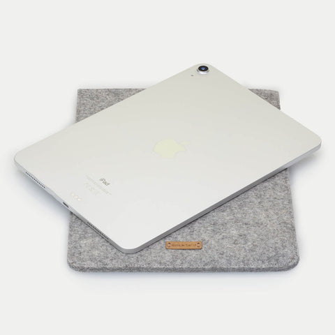 Case for Galaxy Tab A7 Lite | made of felt and organic cotton | light gray - stripes | model "LET"