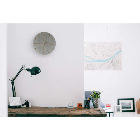 Wall clock made of felt and cork 30 cm | light gray - gold | Design: Odense
