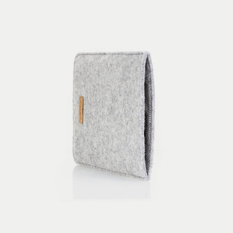 Custom made eReader cover | made of felt and organic cotton | light grey - tracks | "LET" model